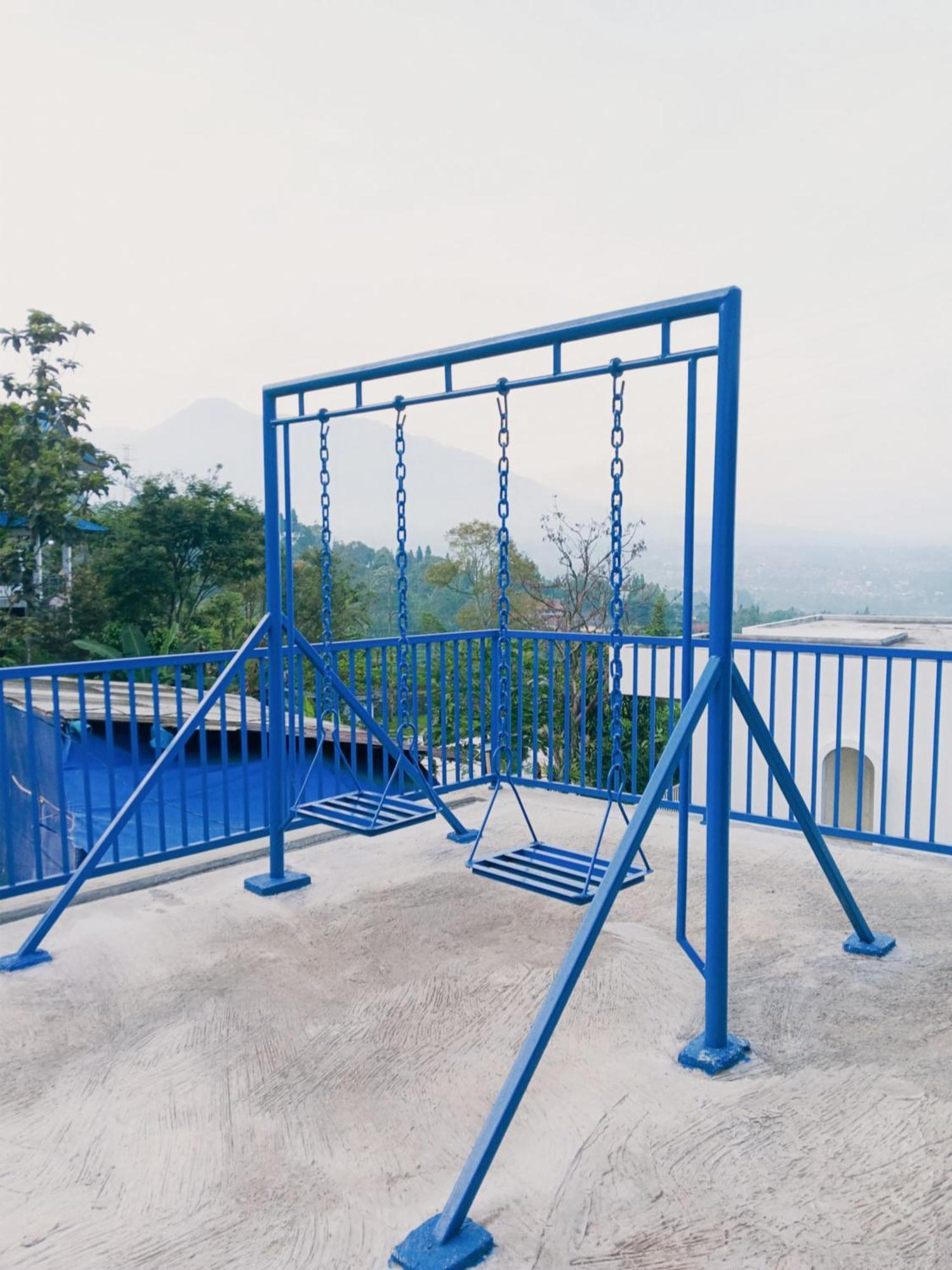 Villa Blue Door, Puncak Pondok Cipaseban Exterior foto