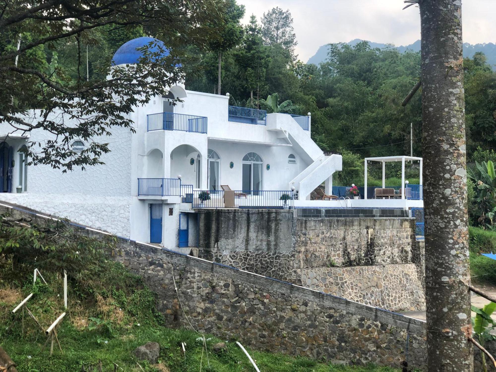 Villa Blue Door, Puncak Pondok Cipaseban Exterior foto
